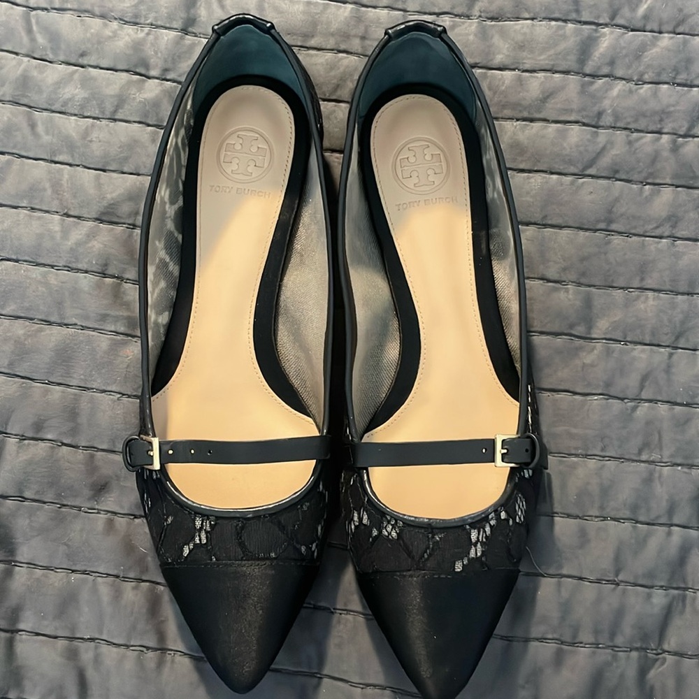 NWOT lace and satin Tory burch flats